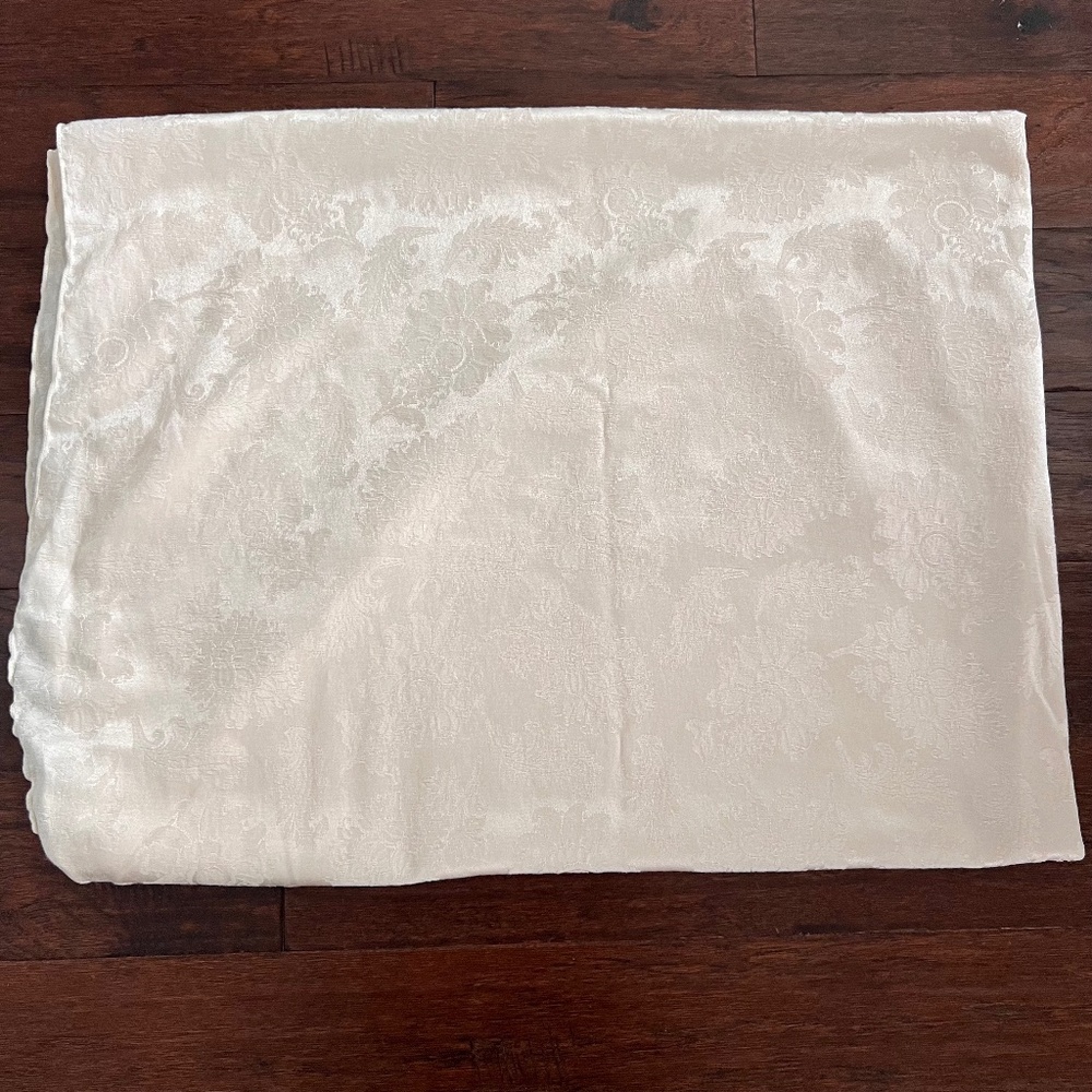 Vintage Damask Oval Tablecloth 80" x 114" Ivory Color.